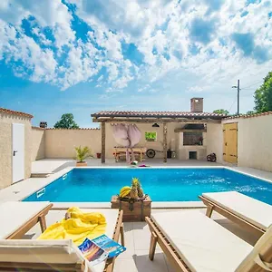House Eleonora Barban