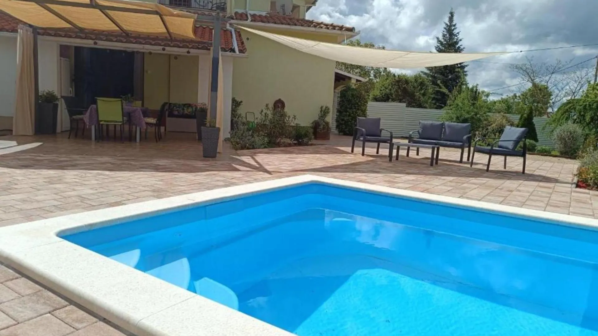 Villa Hilda Barban 0*,